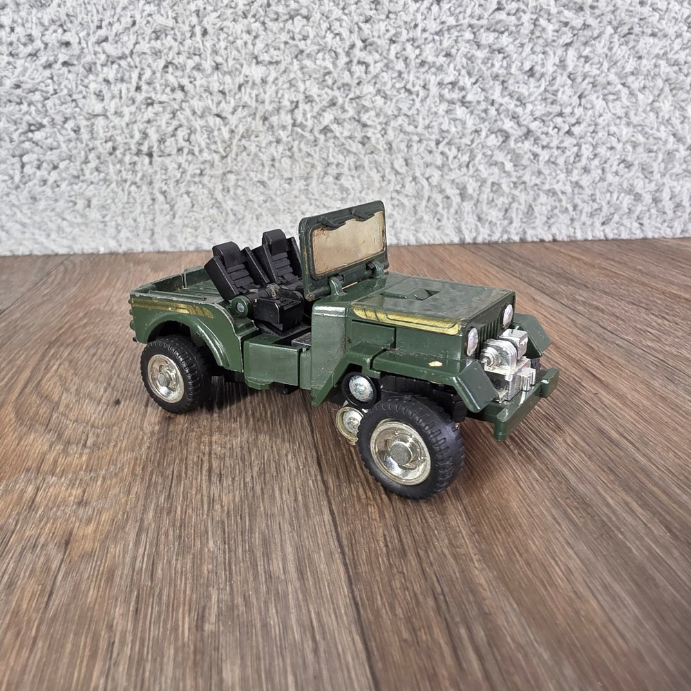 Vintage 1980 1982 Takara Japan Transforming Jeep Military Green Diecast Toy